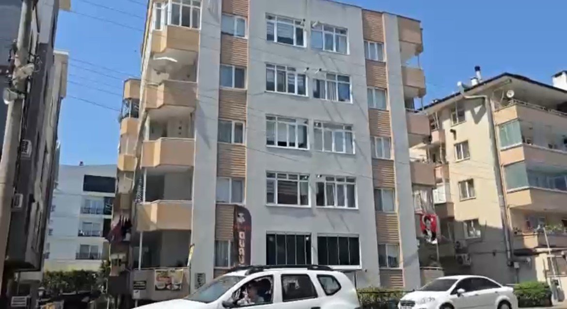 Boğazı kesilerek öldürülmüştü! Yaşlı kadının katili yanı başındaymış: ‘Gözüm döndü’ savunması