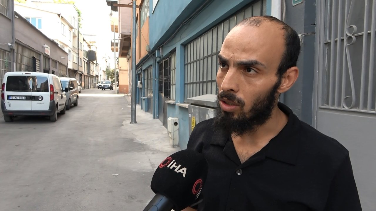 Bursada çocuktan çocuğa korkunç darp! Yere düşürdü, dakikalarca başını tekmeledi