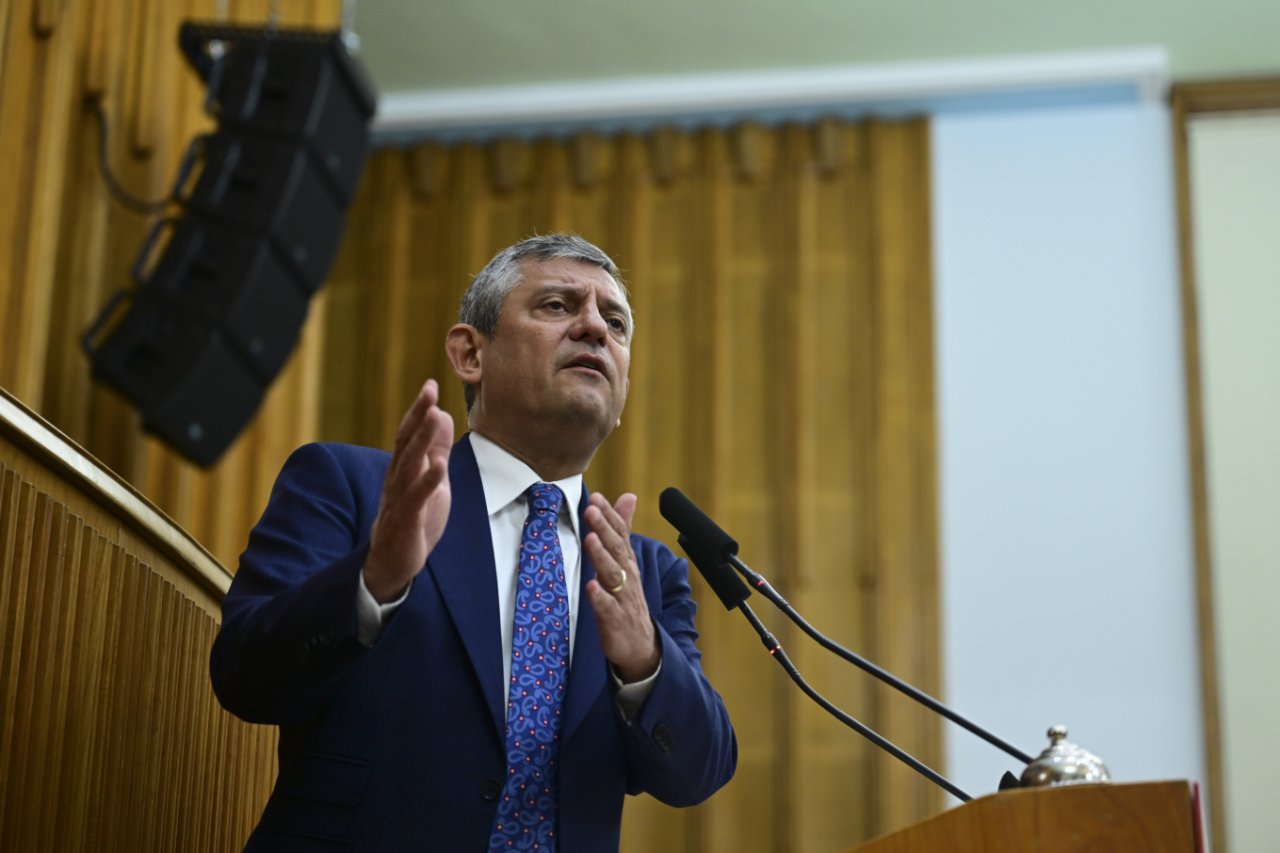 CHP'ye veda etmişti! Özgür Özel, iki parti kuracak