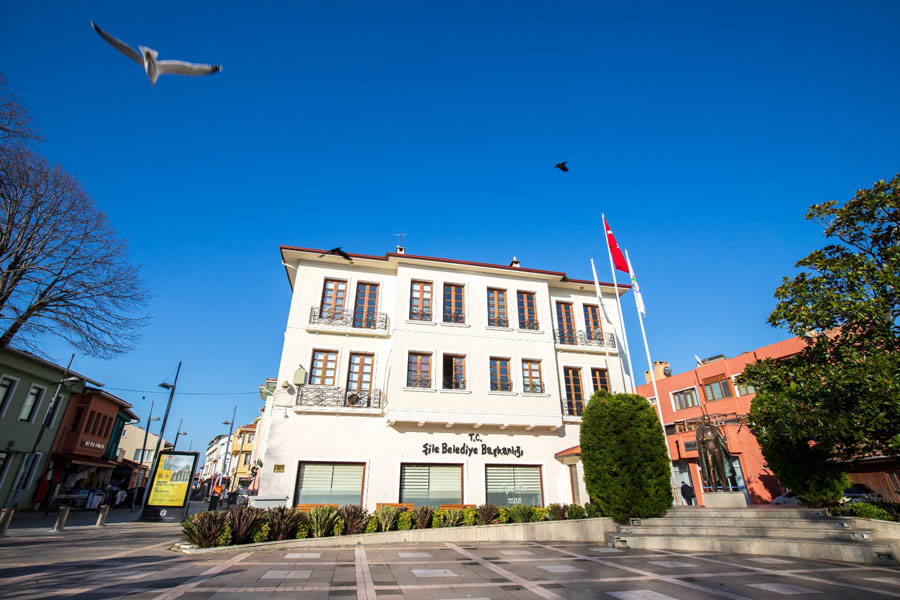 Hırsızlık müzikali! Ahbap çavuşlar Şile Belediyesi'ni çala oynaya soymuşlar