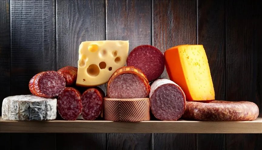 Listeria bakterisi hangi besinlerde bulunur, nereden bulaşır? Listeria belirtileri