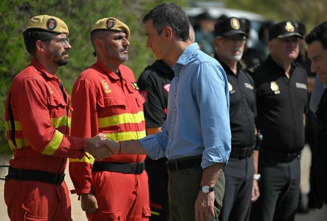 Sanchez yönetiminden acil durum kararı! Alevler başkente dayandı: Ordu göreve çağrıldı
