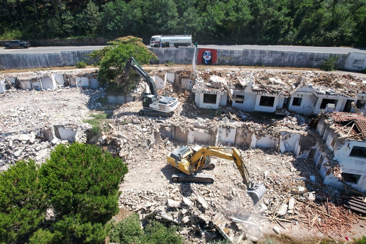 Evsizlerin yurdu olmuştu! Beykoz'daki 'metruk otel' için harekete geçildi