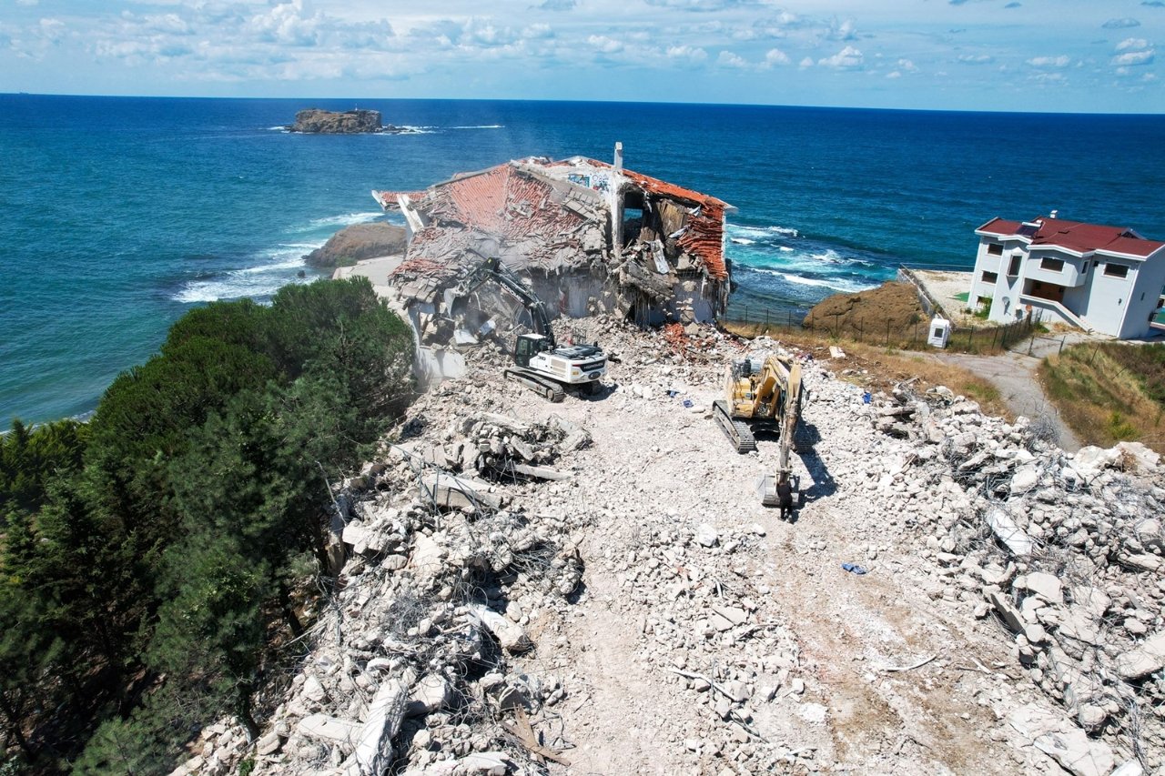 Evsizlerin yurdu olmuştu! Beykoz'daki 'metruk otel' için harekete geçildi