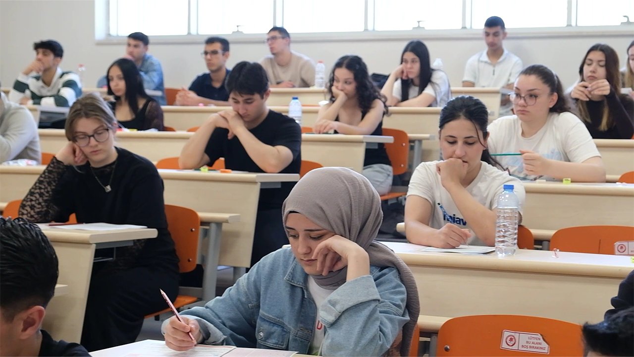 Her sekiz adaydan biri tek doğru yapamadı: YKS’nin en zayıf halkası ‘fen’ oldu