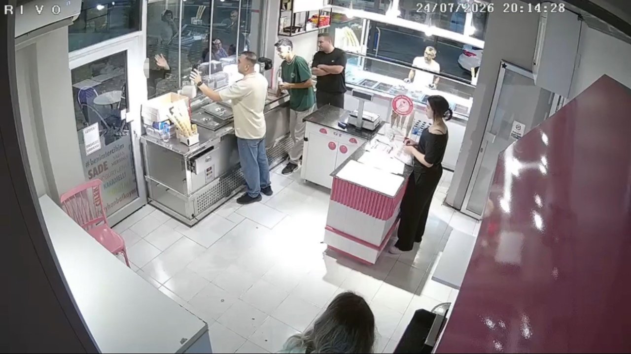 Önce el salladı sonra öldürdü! Dondurmacıyı çıkardığı silahla böyle öldürdü