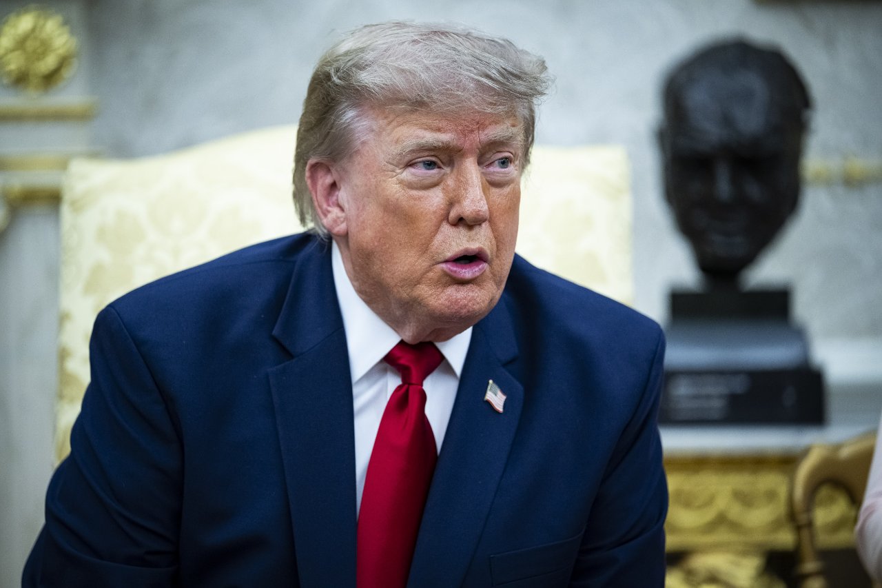 Trump'tan İran kararı: ABD saldırıları durdurdu! Gözler şimdi diplomasi masasında