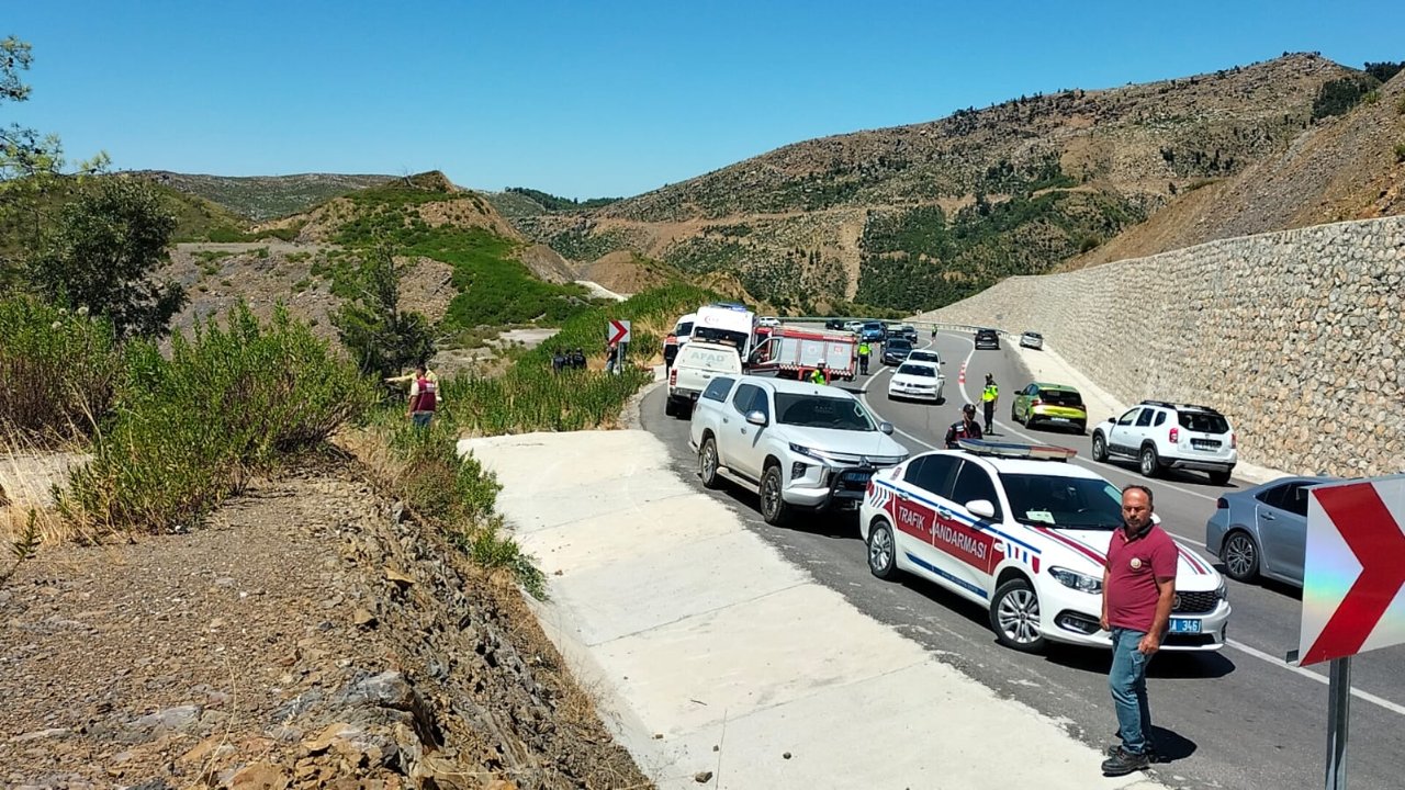 Antalya'da katliam gibi kaza! Uçuruma yuvarlanan otomobildeki 5 kişi öldü