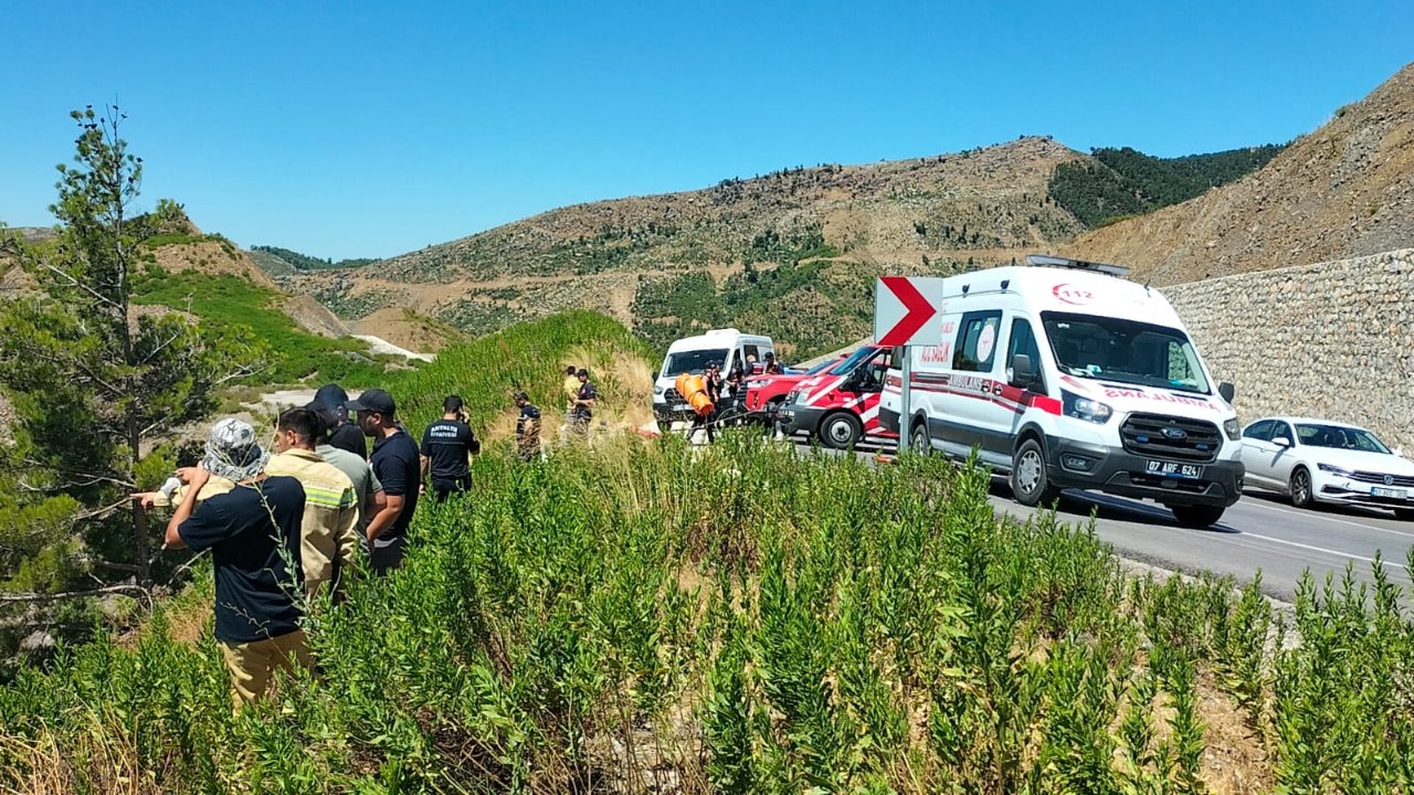 Antalya'da katliam gibi kaza! Uçuruma yuvarlanan otomobildeki 5 kişi öldü