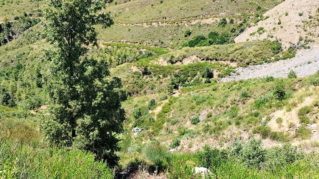 Antalya'da katliam gibi kaza! Uçuruma yuvarlanan otomobildeki 5 kişi öldü