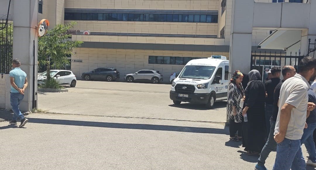 Antalya’da korkunç olay! Genç kızı öldürüp intihar etti