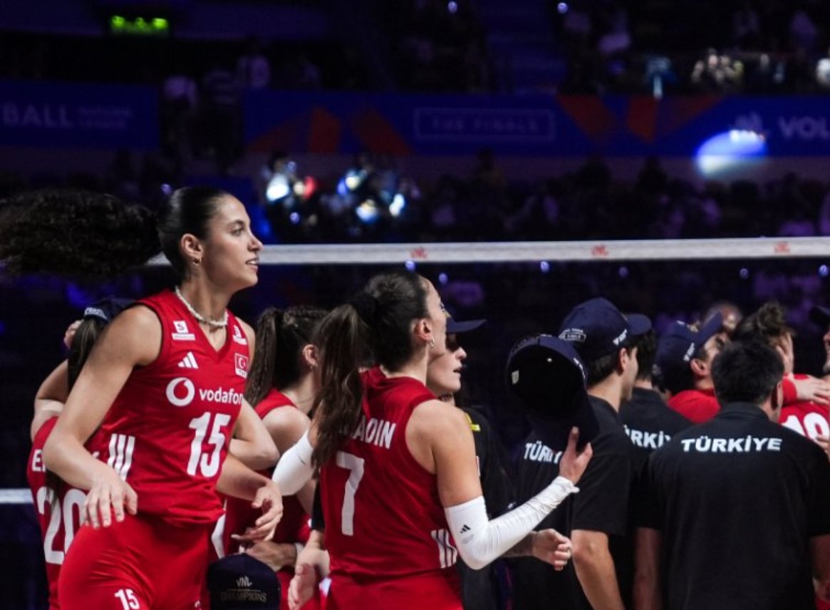 Cumhurbaşkanı Erdoğandan şampiyon olan Filenin Sultanlarına tebrik!
