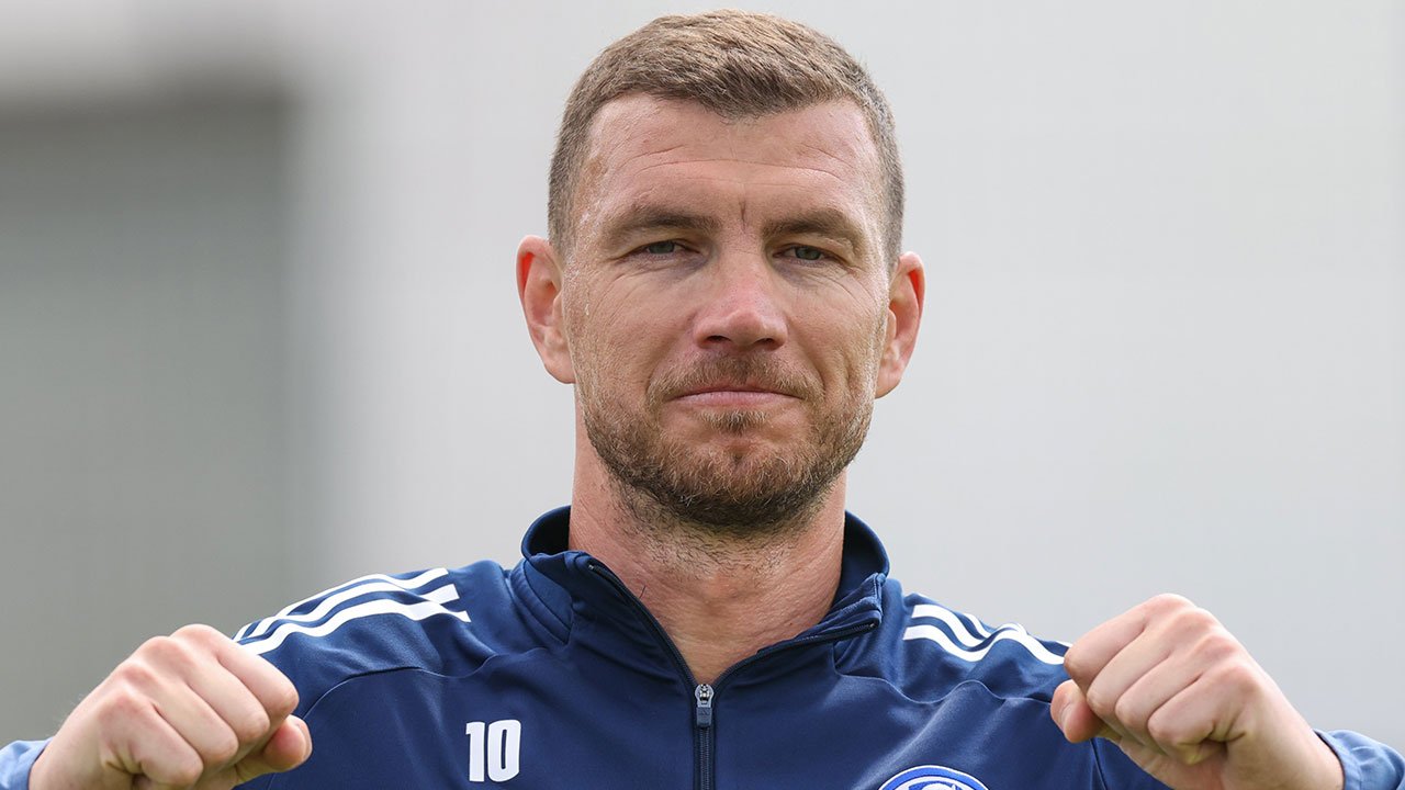 Edin Dzeko ile anlaşma tamam: 1 yıllık imza!