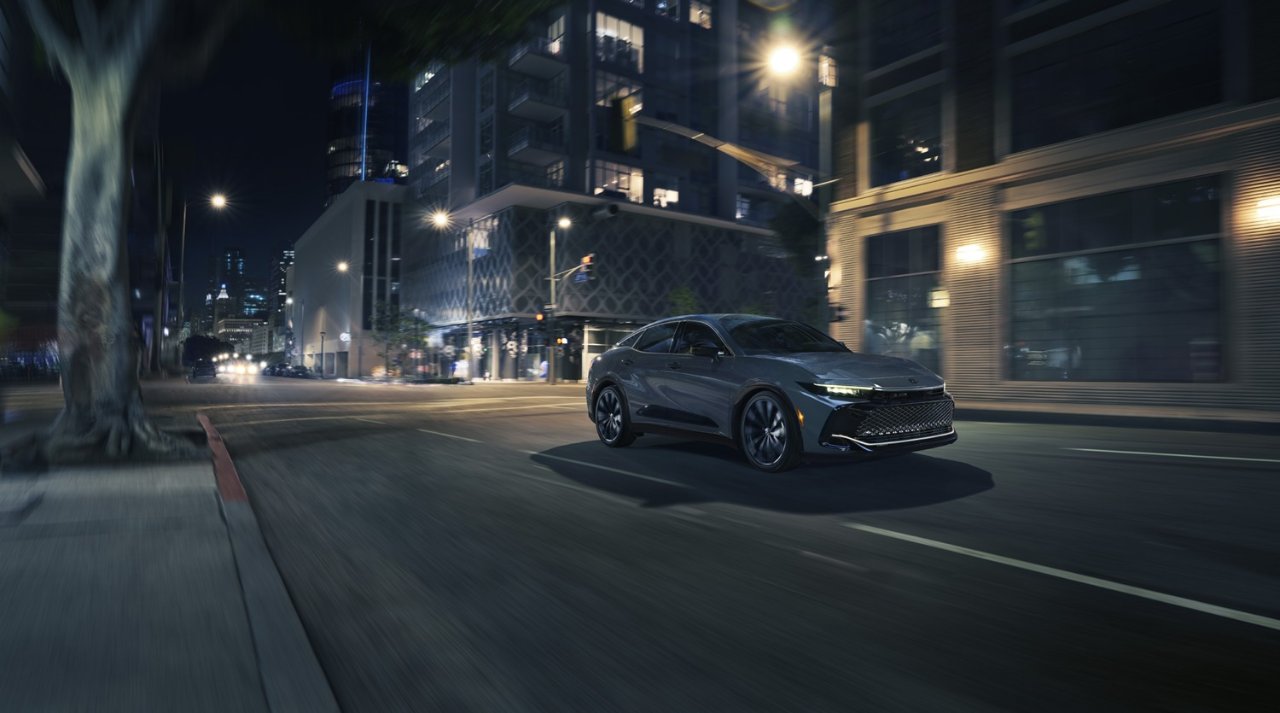 5,9 litre yakıyor, 340 beygire çıkıyor! Fiyatı belli oldu: İşte 2027 model Toyota Crown