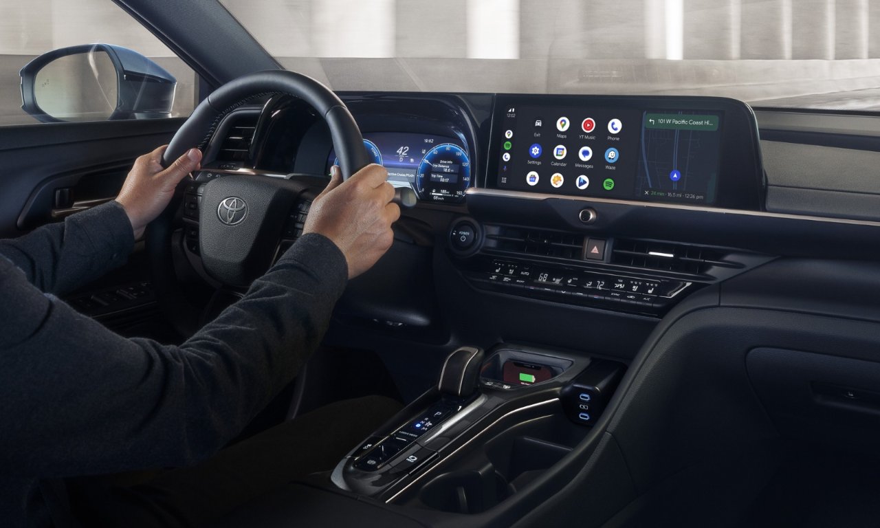 5,9 litre yakıyor, 340 beygire çıkıyor! Fiyatı belli oldu: İşte 2027 model Toyota Crown
