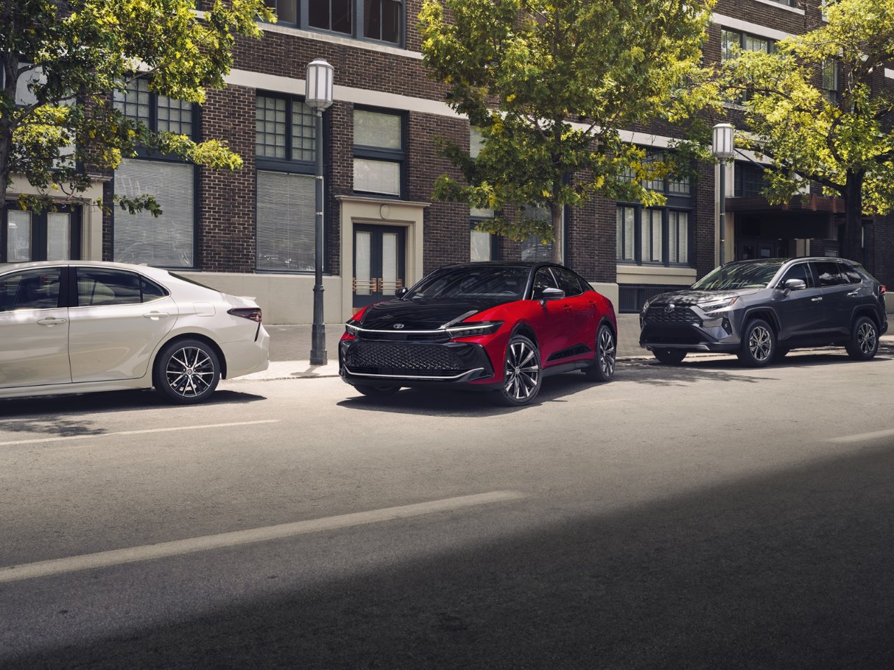 5,9 litre yakıyor, 340 beygire çıkıyor! Fiyatı belli oldu: İşte 2027 model Toyota Crown