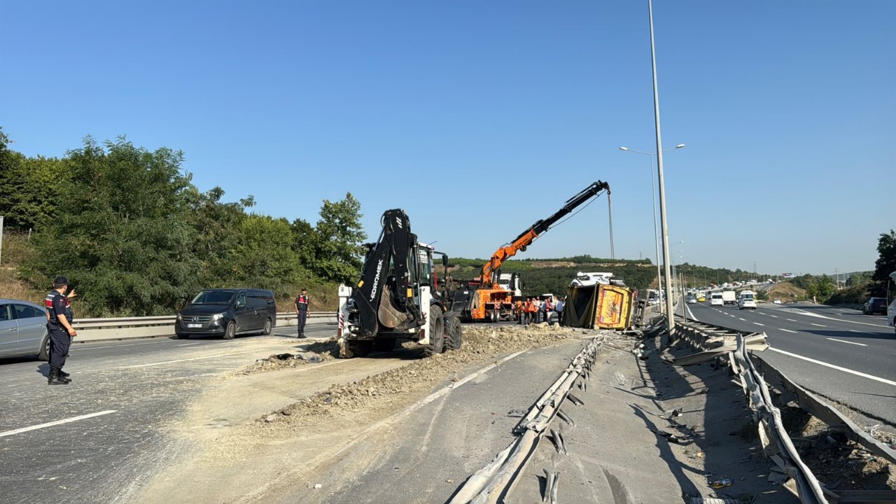 İstanbul Havalimanı yolunda feci kaza! Çok sayıda ekip bölgede