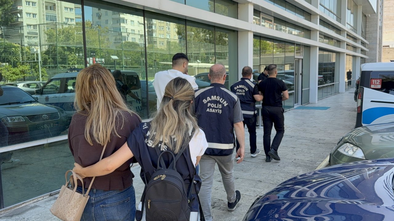 Masaj salonu görünümlü fuhuş çukuru! Gözaltına alındılar
