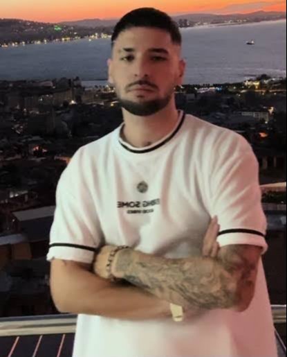 Sahnedeyken gözaltına alındı! Rapçi Uzayın konseri yarıda kaldı