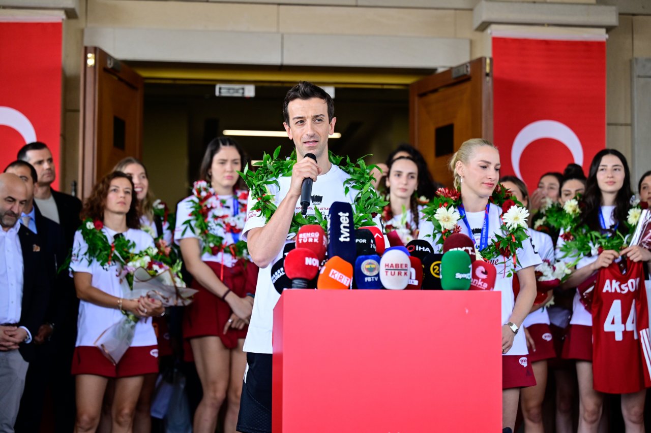 Şampiyonlar Evinde! Filenin Sultanlarına Coşkulu Karşılama