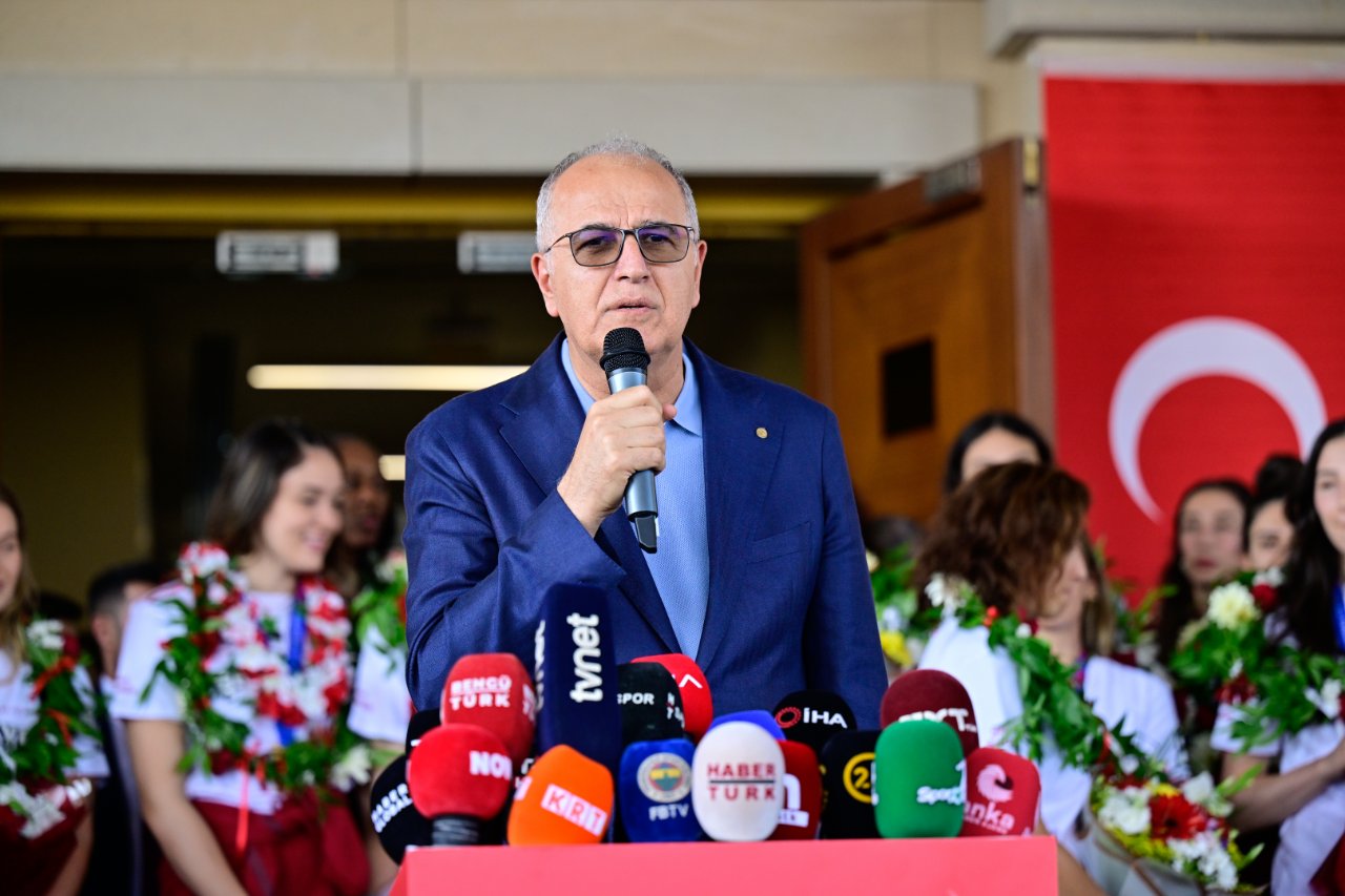 Şampiyonlar Evinde! Filenin Sultanlarına Coşkulu Karşılama