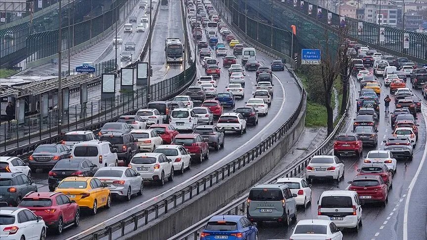 Trafiğin maliyeti 246 milyar lira! Gecikmenin 1 dakika azalmasıyla 15 milyar lira tasarruf sağlanabilir