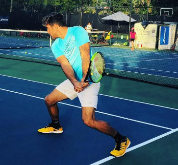 Eski tenis yıldızı spor mağazasında sinir krizi geçirdi! Raketleri parçaladı, camları yumrukladı
