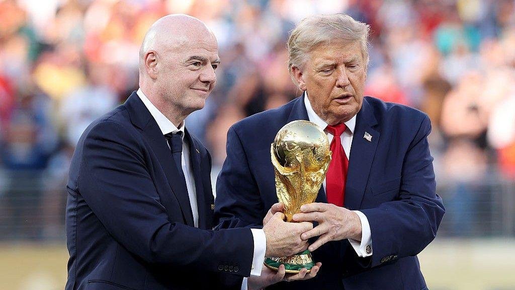 Infantino’ya milyarlarca dolarlık teklif!  Dünya Kupasının hakları Trump ailesine geçiyor