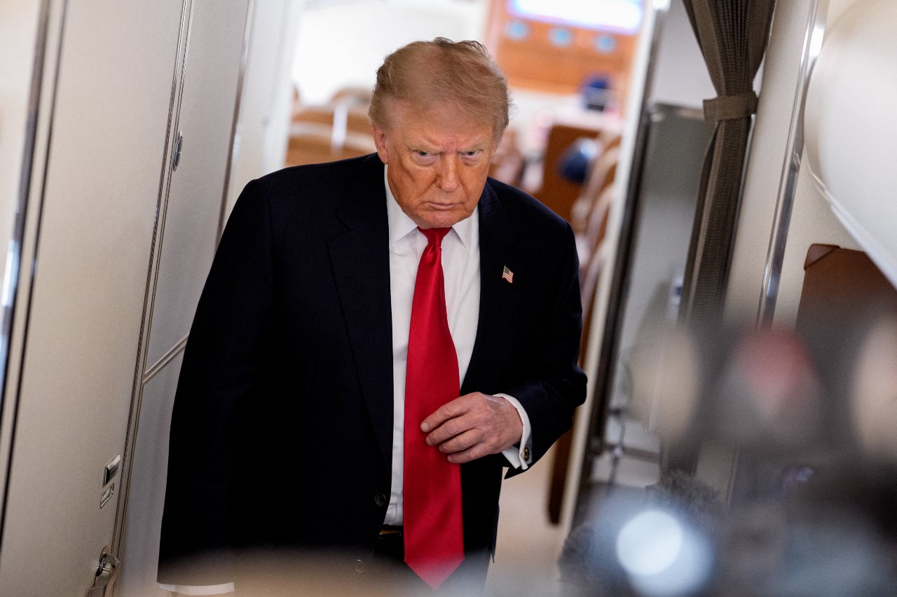 İrandan Trumpın eşi ve oğluna açık tehdit: Bizi beklesin