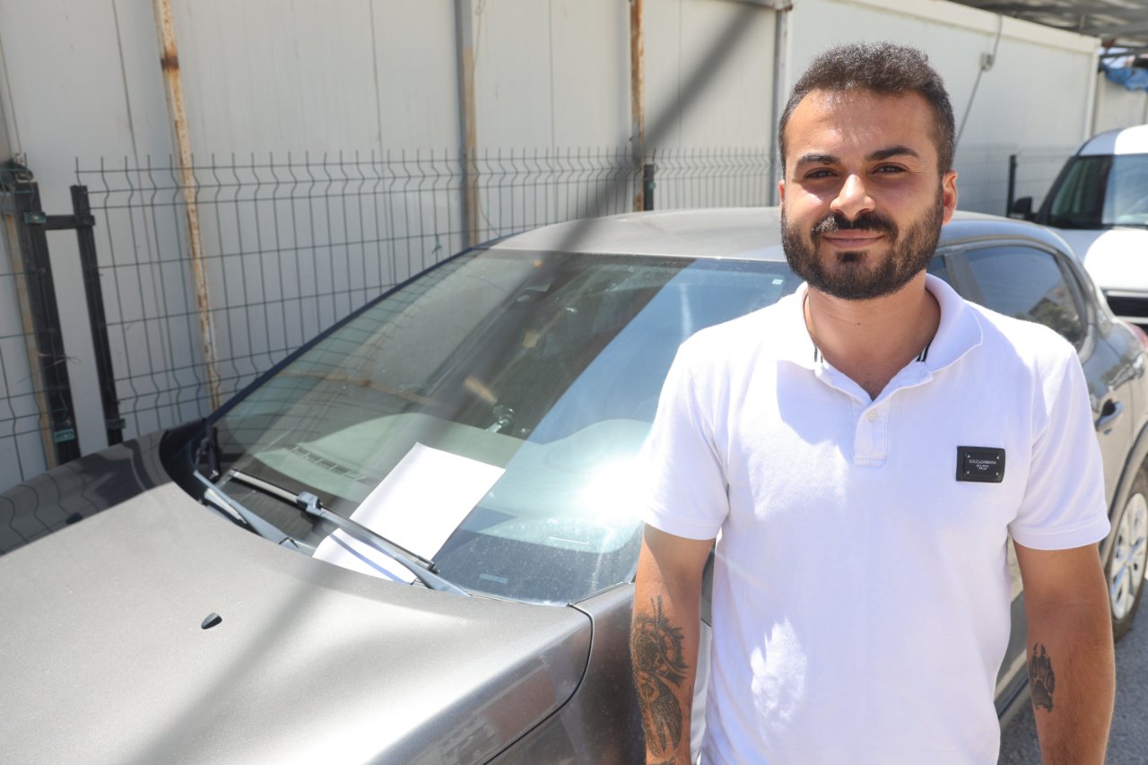 Sürücünün bıraktığı notu okuyunca inanamadı! Böyle arkadaşları bulmak iğneyle aramak gibi