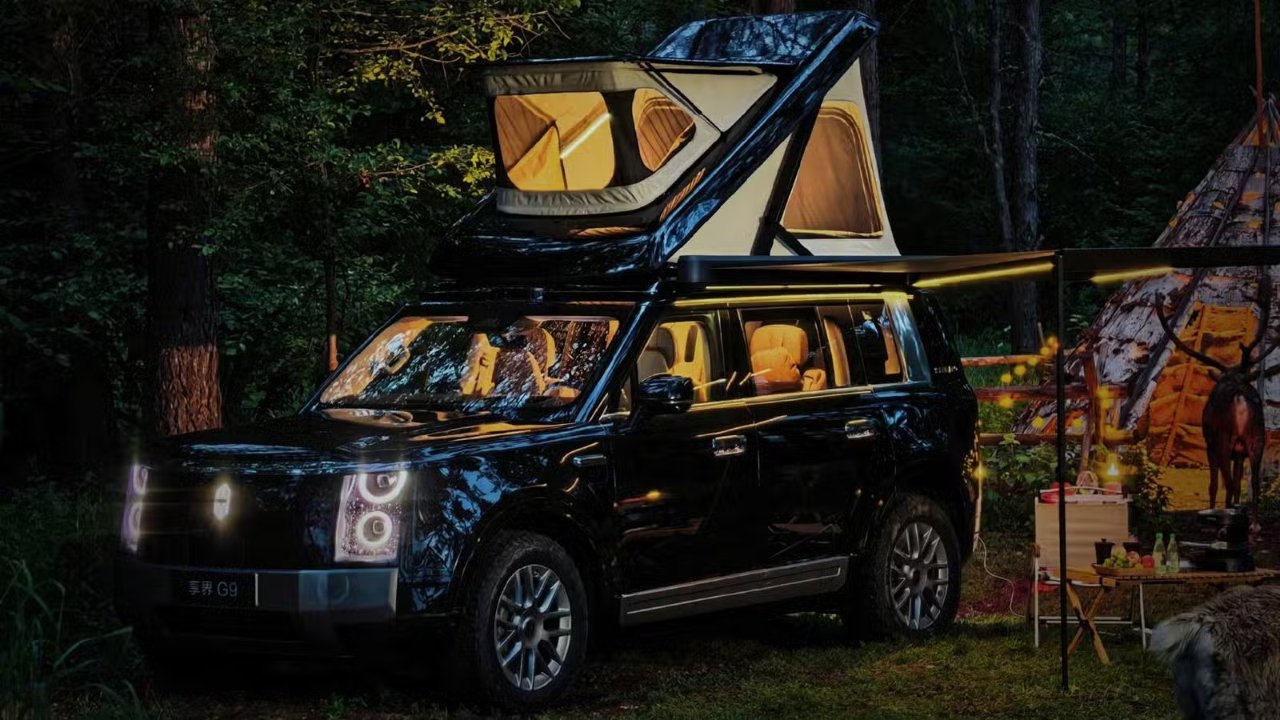 1300 km menzilli lüks arazi aracı! Huawei’nin dev SUV’u sahneye çıkıyor