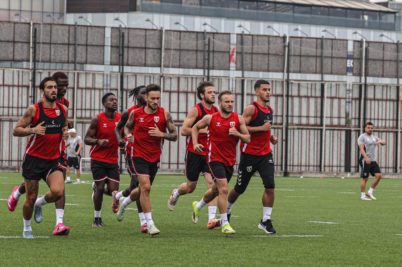 AEK-Samsunspor hazırlık maçı hangi kanalda, saat kaçta? Samsunsporun ilk 11i