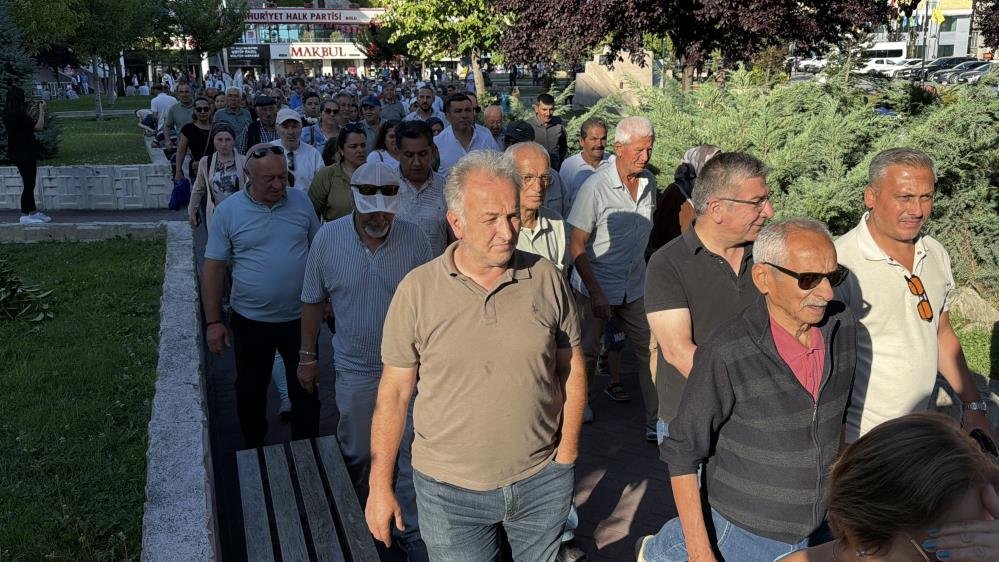 CHP'de istifa depremi! 6 belediye başkanı görevi bıraktı