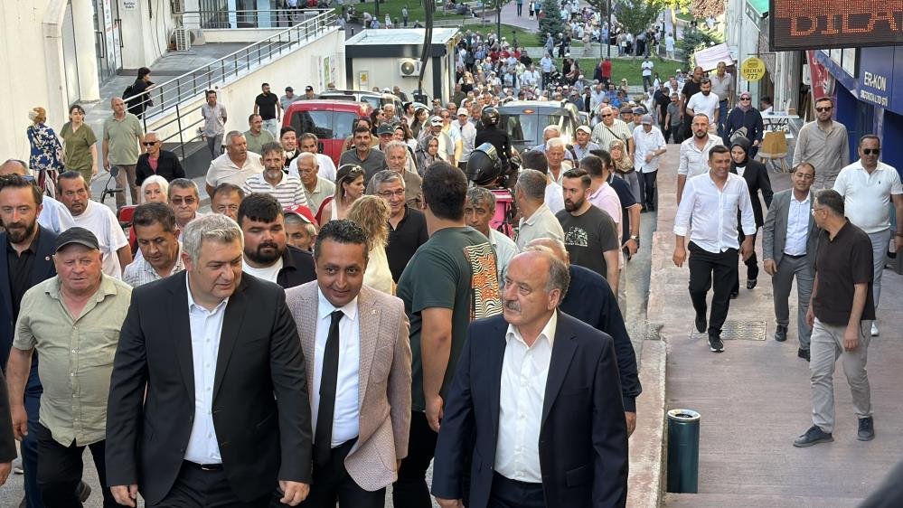 CHP'de istifa depremi! 6 belediye başkanı görevi bıraktı
