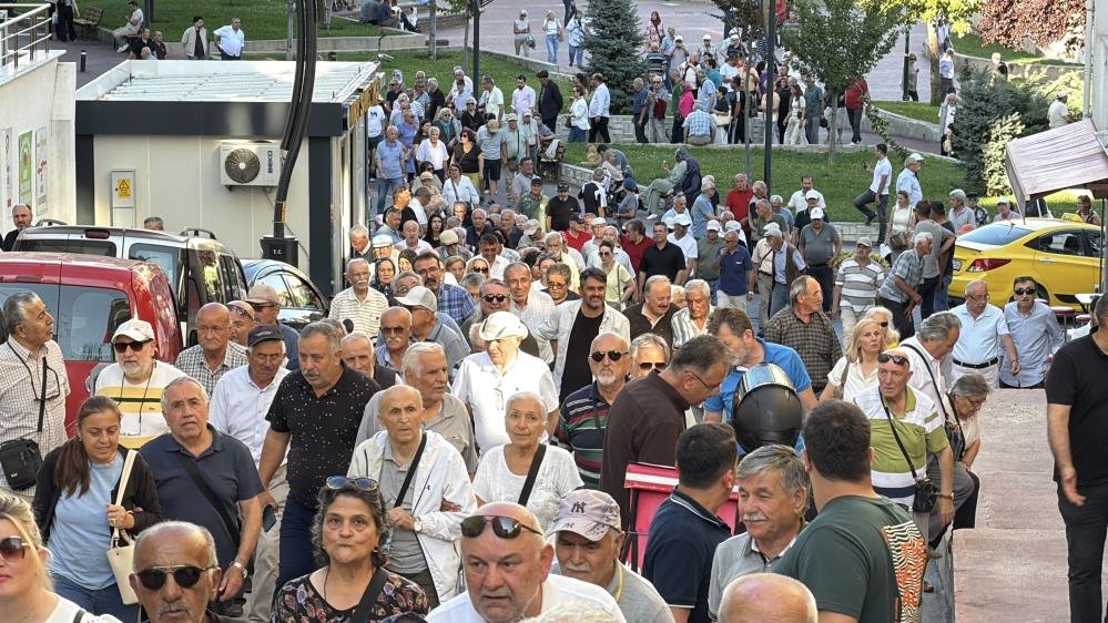 CHP'de istifa depremi! 6 belediye başkanı görevi bıraktı