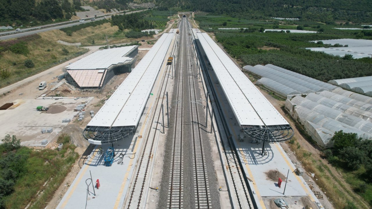 İki il arası mesafe 2 saat 15 dakikaya düşecek! 30 milyon yolcu taşıyacak, hızlı tren projesinde sona yaklaşıldı