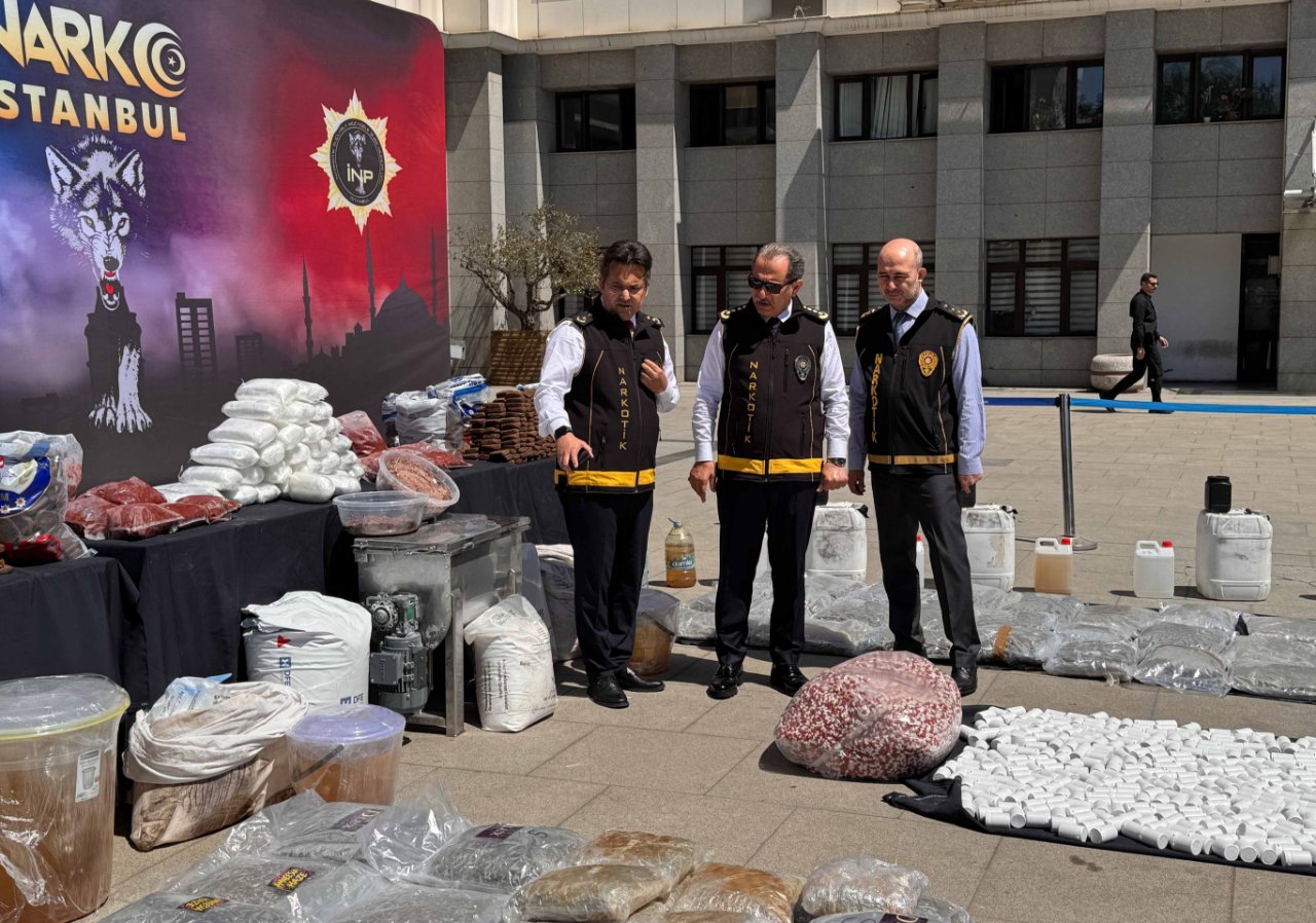 İstanbul merkezli 12 ilde büyük operasyon! 1 tondan fazla uyuşturucu ele geçirildi