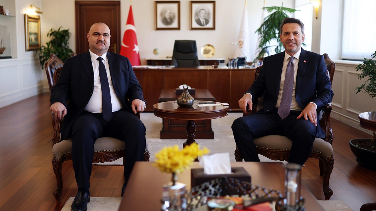 Kerkük’teki ortalık anlaşmasının ardından önemli temas! Bakan Bayraktar Kerkük Valisi Ağa’yı kabul etti