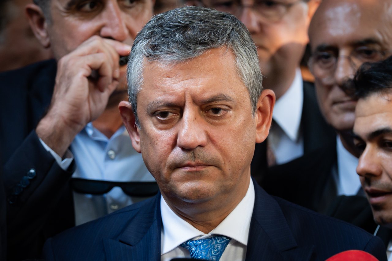 Özel'in 'meclis çoğunluğu' endişesi! Belediyelerde yeni kriz