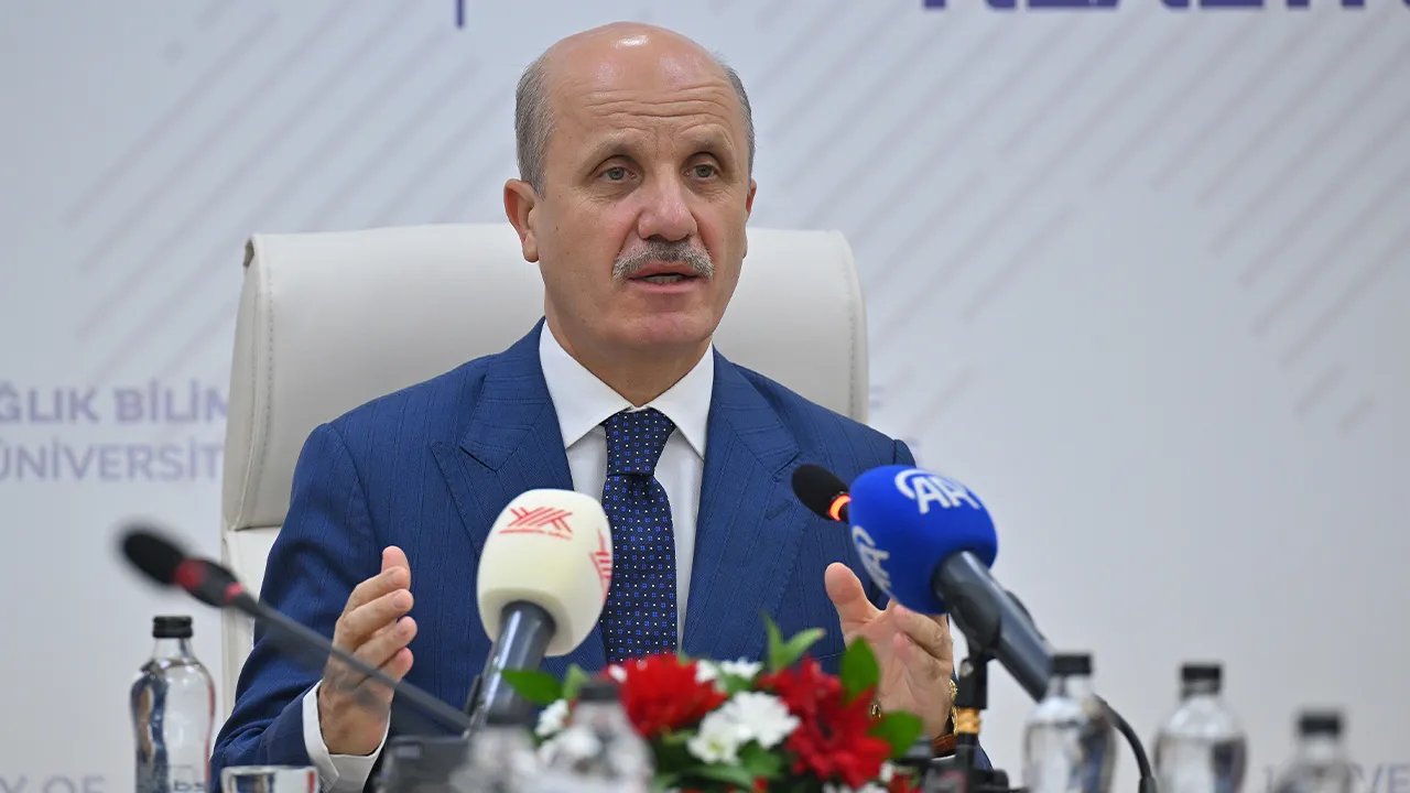 YÖK Başkanı Özvar'dan tercih yapacak adaylara çağrı: Popüler olanı değil uzun vadeli olanı seç