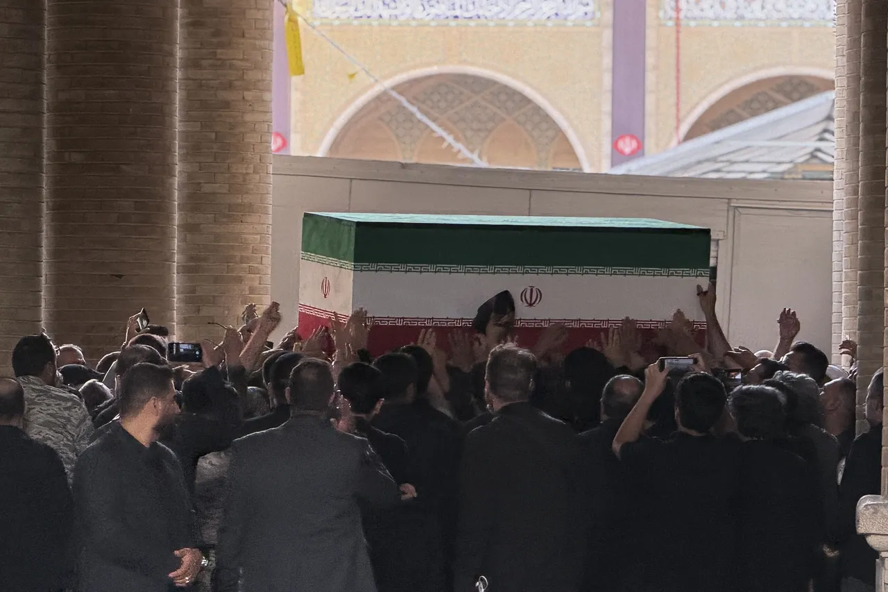 İranda Hamaneye veda! Milyonların katıldığı tören başladı, gözyaşları sel oldu