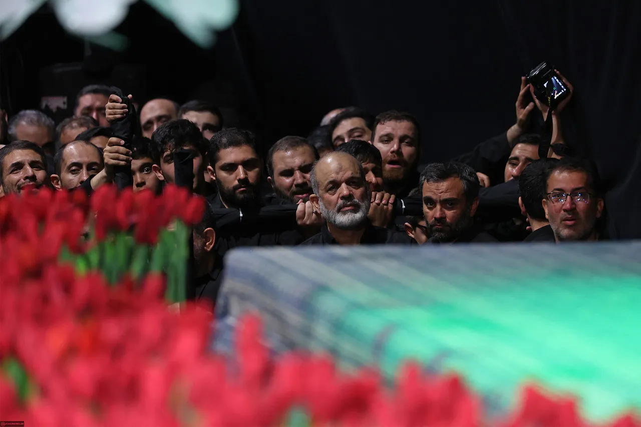 İranda Hamaneye veda! Milyonların katıldığı tören başladı, gözyaşları sel oldu