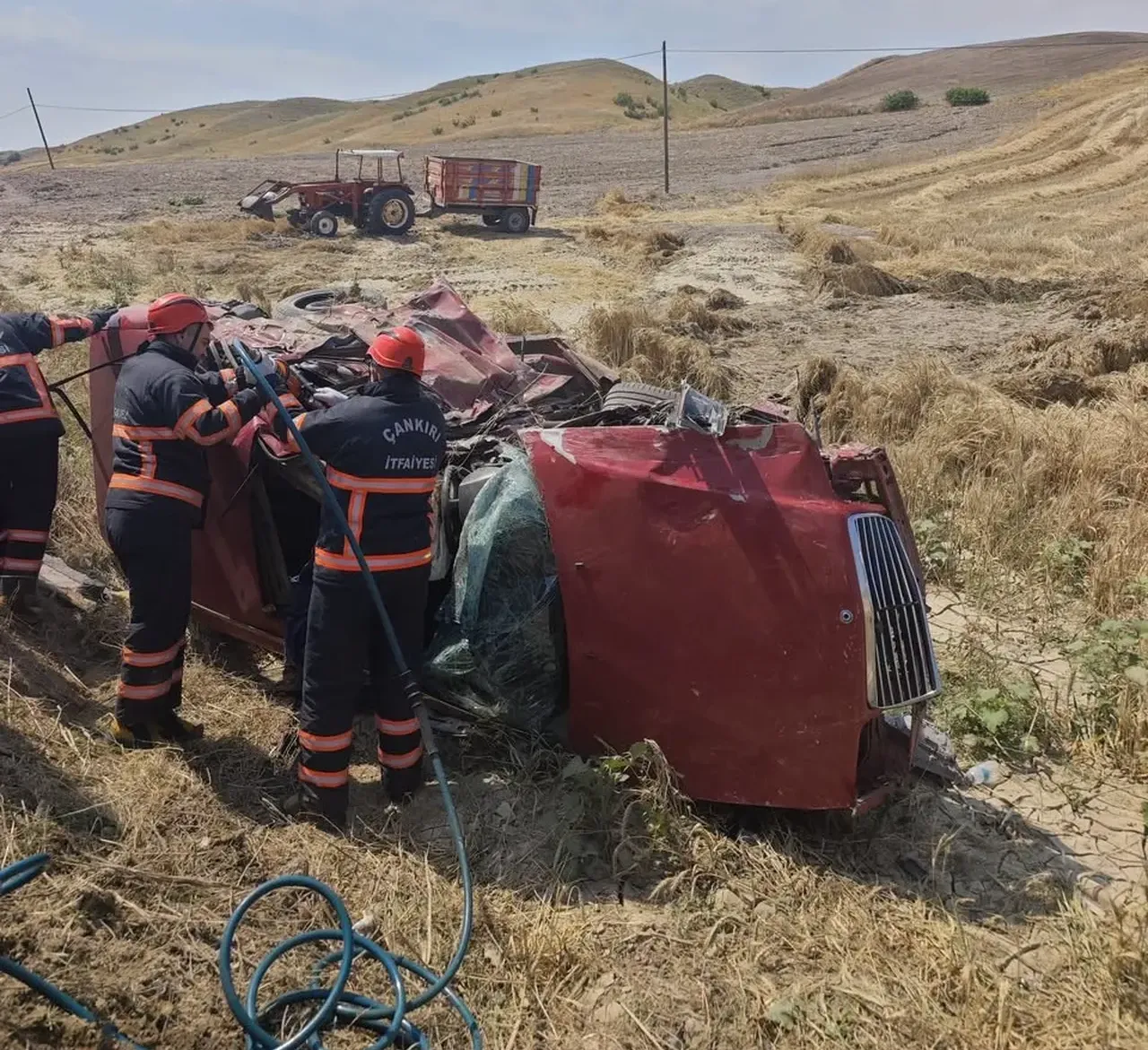 Katliam gibi kaza! Araçlar çarpıştı, 3 kişi hayatını kaybetti