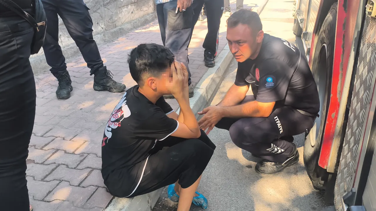 Oyun oynamak istedi faciayı getirdi! Evi küle çevirdi