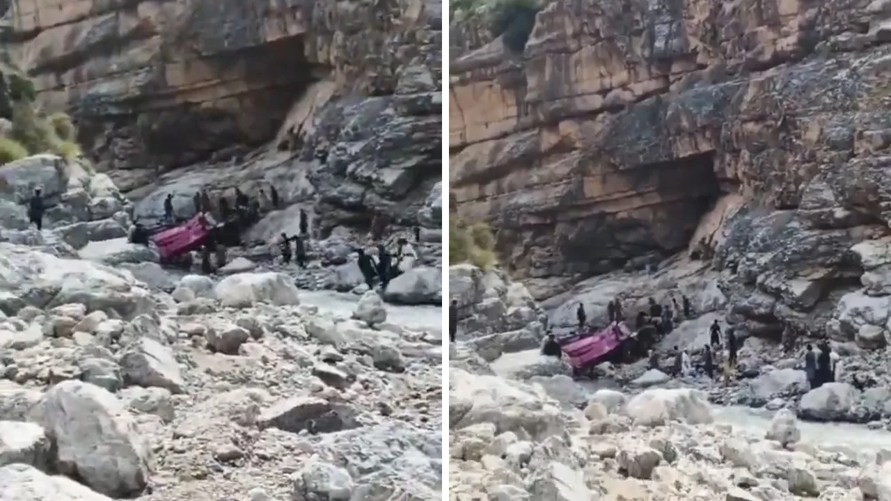 Pakistanda feci otobüs kazası! En az 40 ölü var