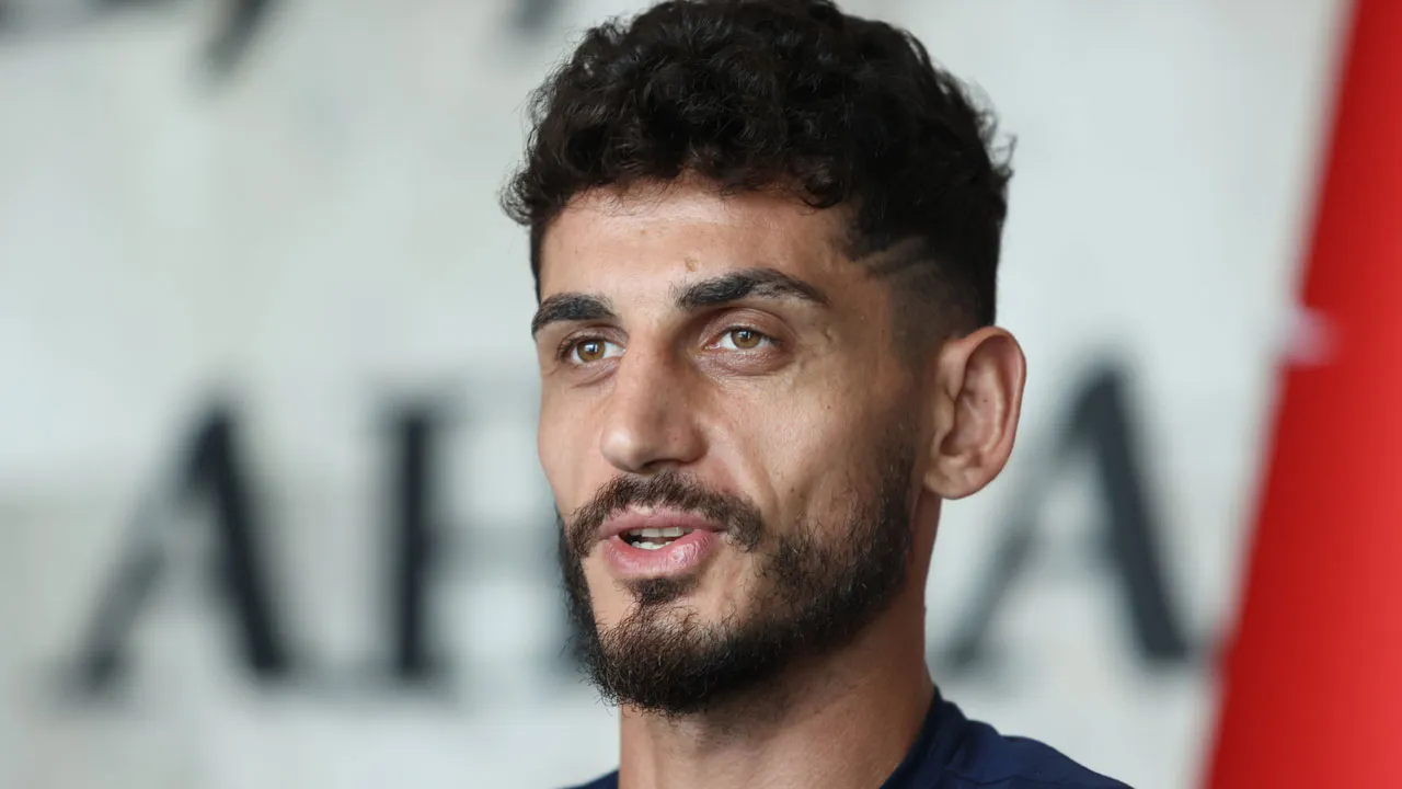 Samet Akaydin, Fenerbahçe'yi sildi