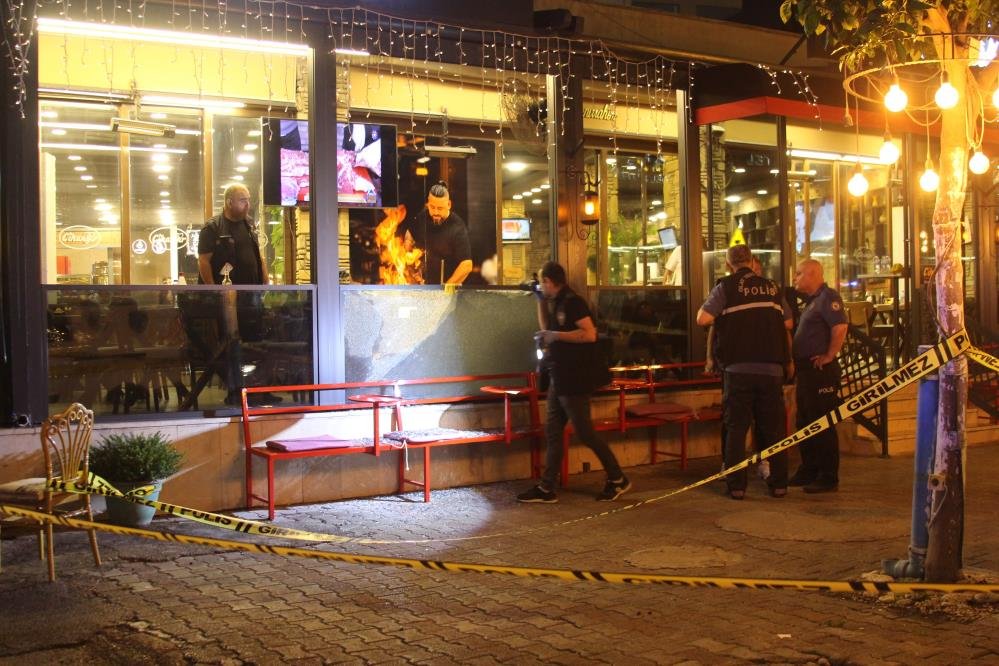 Adana'da restorana silahlı saldırı! Yaralılar var