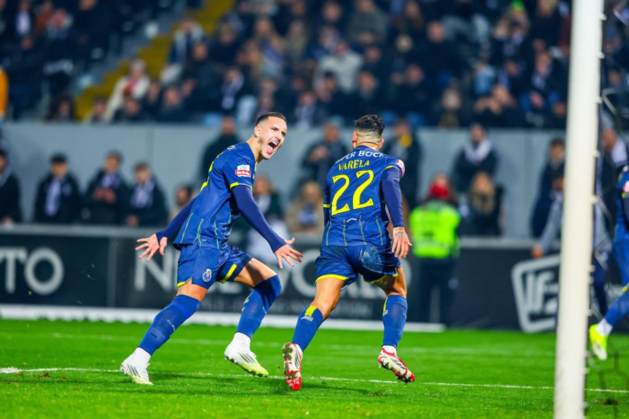 DENİZ GÜL - PORTO