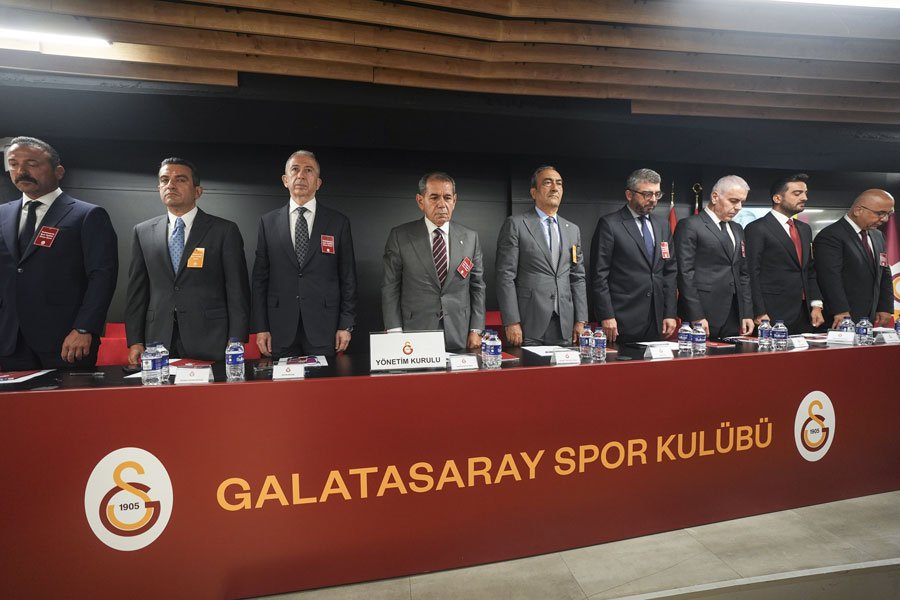 Divan kurulu toplantısından