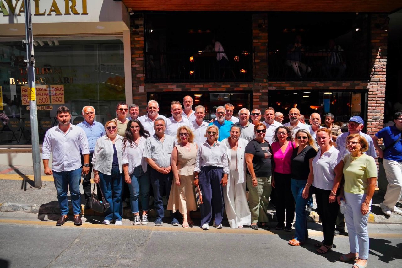 Kopuşlar sürüyor! Bir belediye başkanı daha CHPden istifa etti
